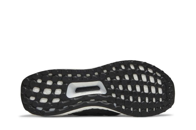 ultraboost-4-0-dna-black-silver-metallic-fz4008_03