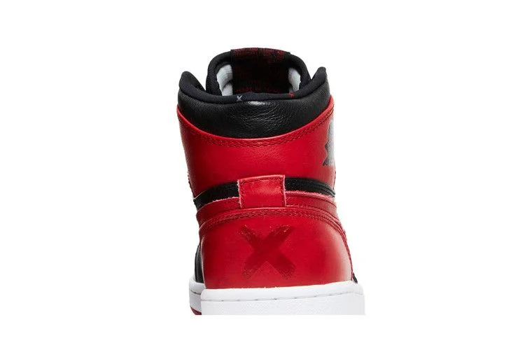 Кроссовки Air Jordan 1 Retro High 'Banned' 2011