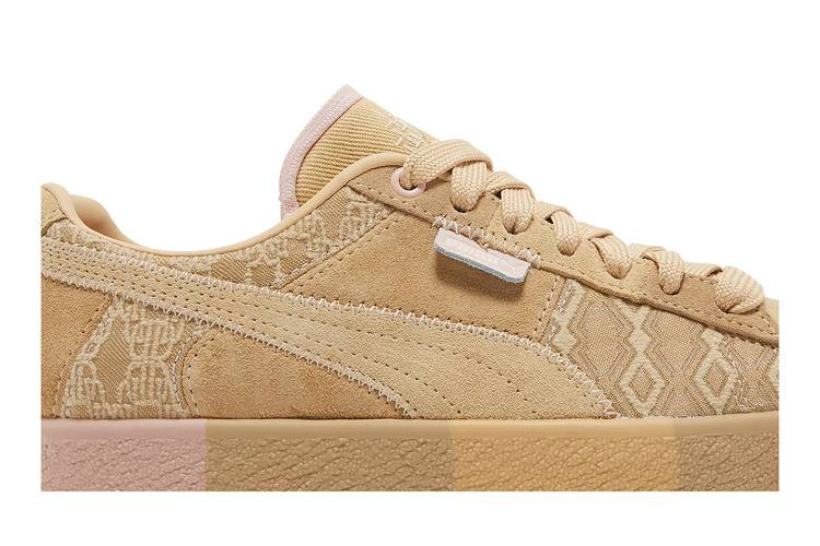 dapper-dan-x-wmns-clyde-vintage-pre-game-runway-croissant-392083-01_01