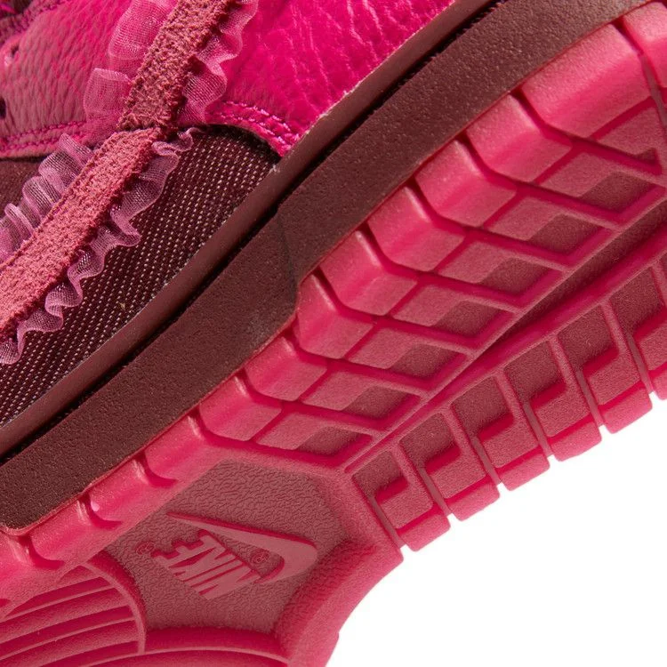 Krossovki-Nike-Wmns-Dunk-Low-Valentines-Day-8