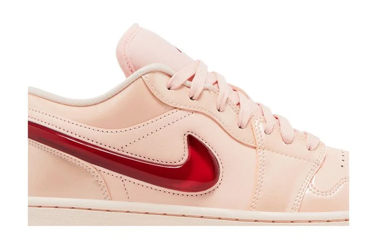 Кроссовки Wmns Air Jordan 1 Low SE 'Patent Valentine's Day'