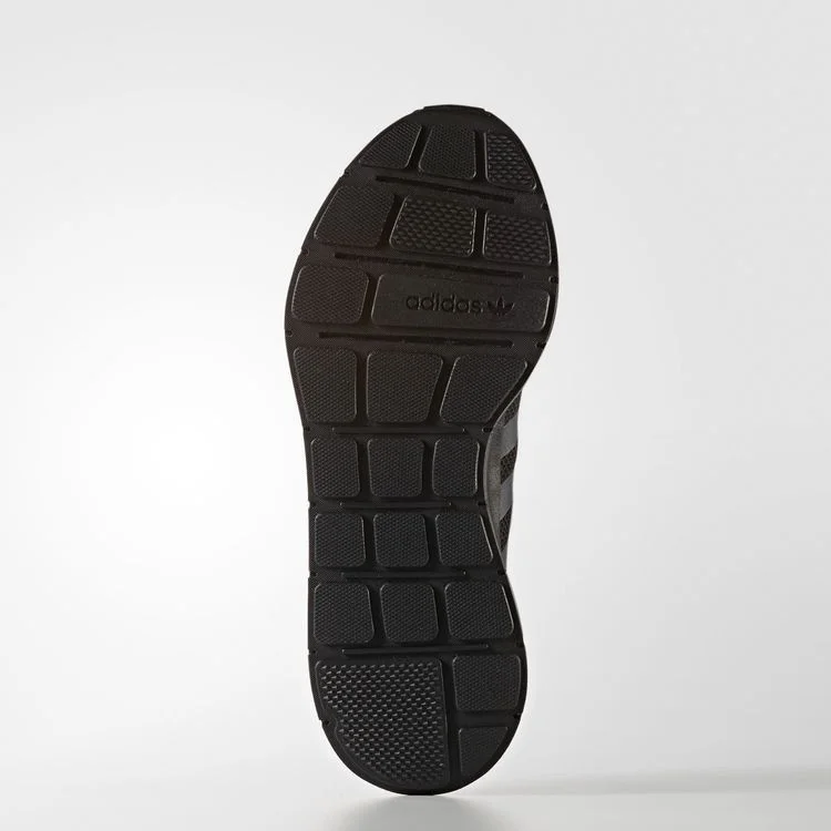 Krossovki-Adidas-Swift-Run-Triple-Black-3