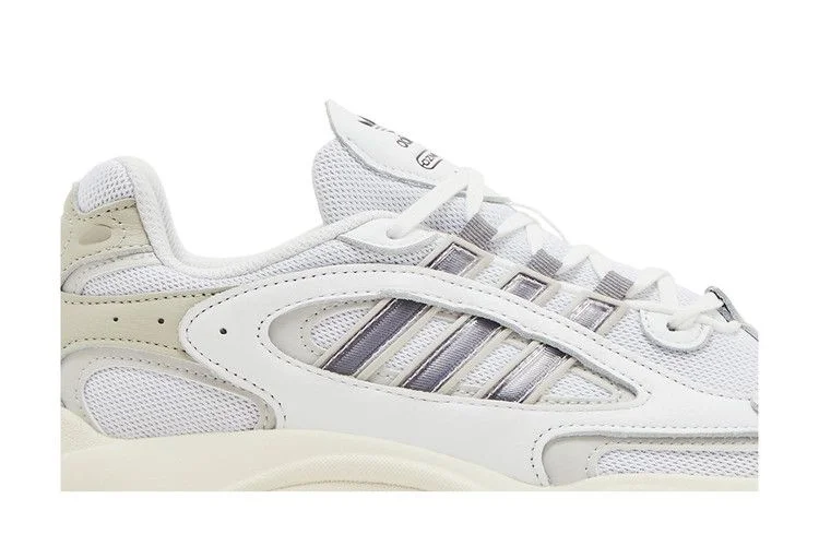 Krossovki-adidas-Ozmillen-White-Grey-1