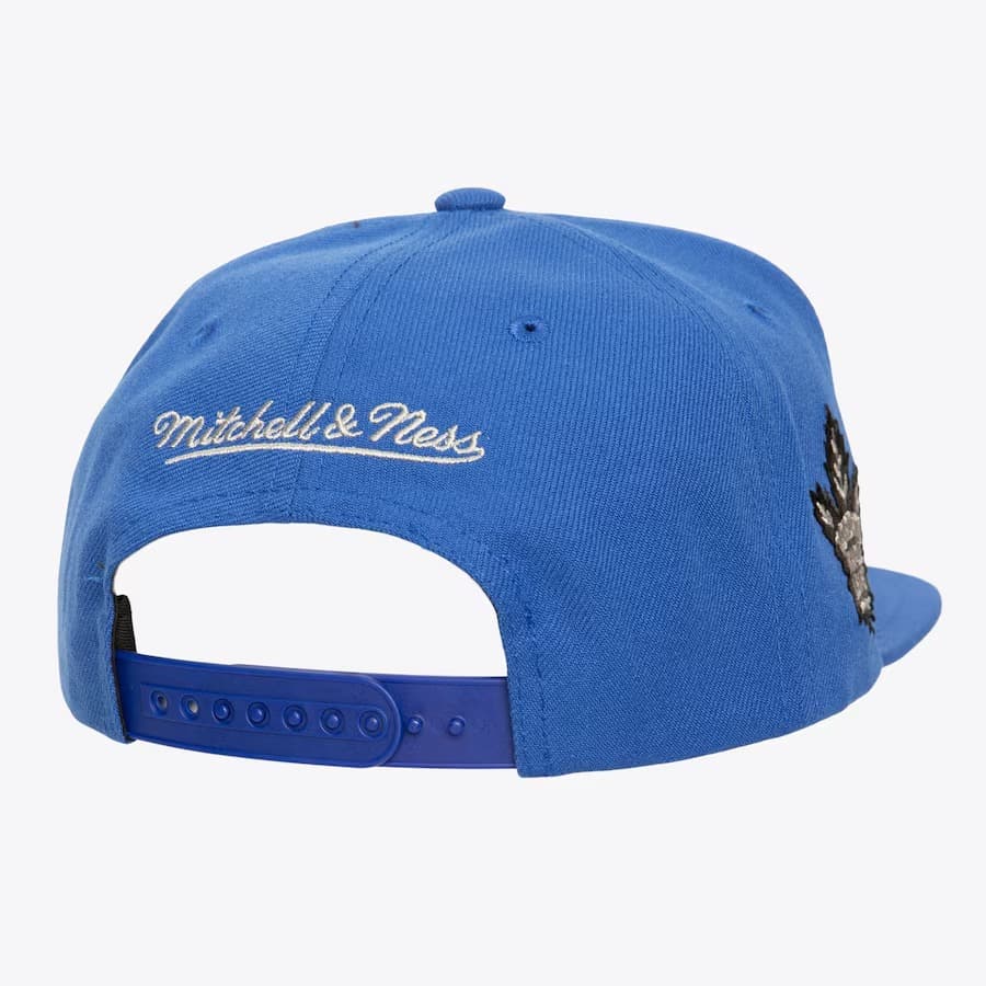 Бейсболка Mitchell & Ness Blue Toronto Maple Leafs Logo Eclipse OG Snapback Hat