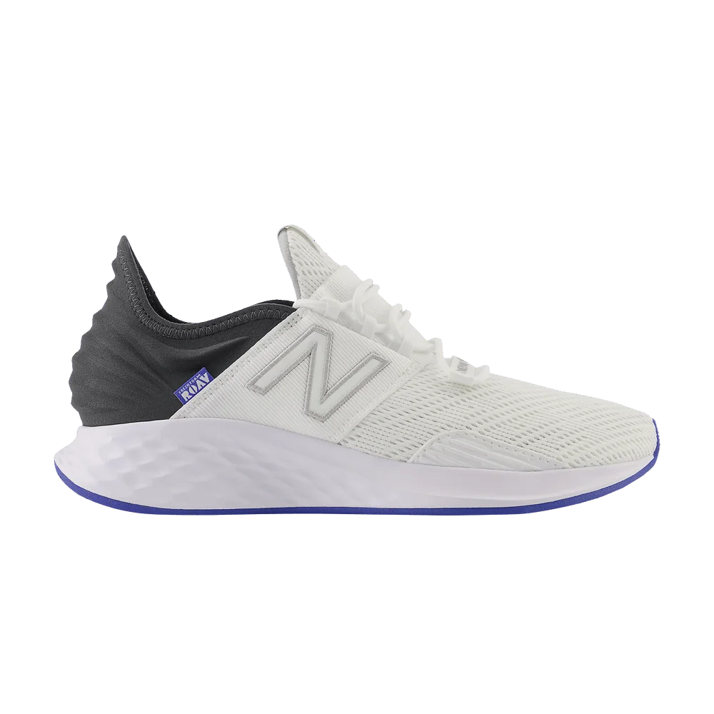 Krossovki-New-Balance-Fresh-Foam-Roav-2E-Wide-White-Black-Blue
