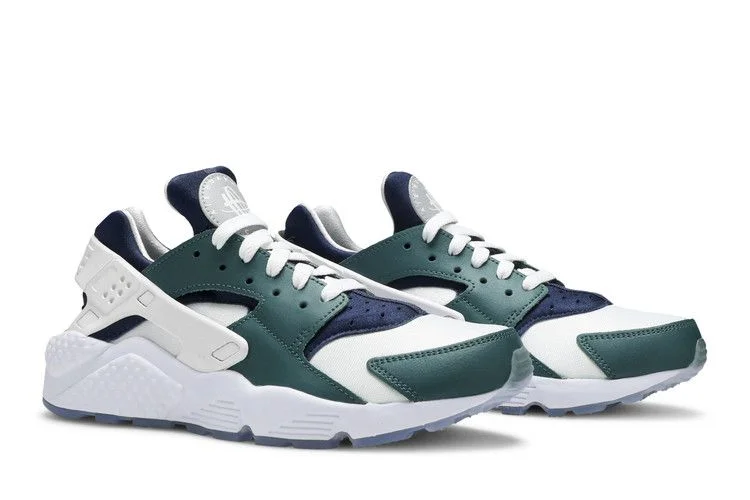 Krossovki-Nike-Air-Huarache-iD-7