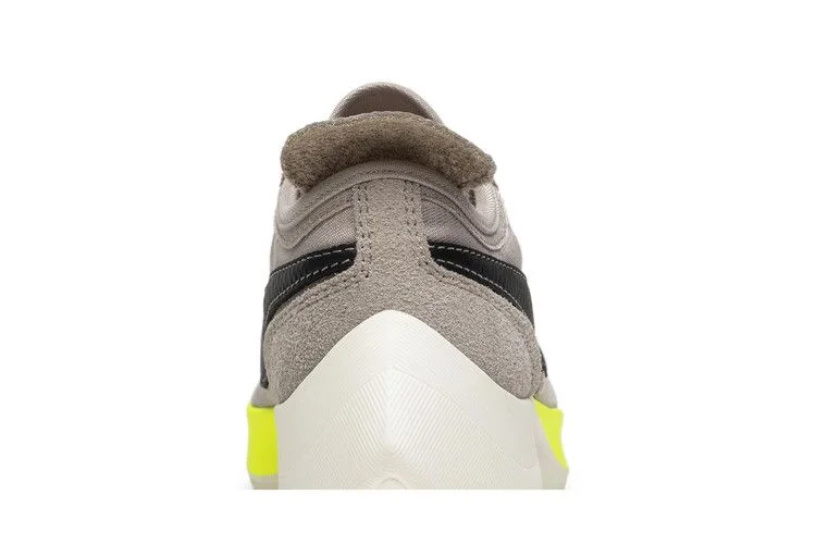 Кроссовки Nike Moon Racer 'String'