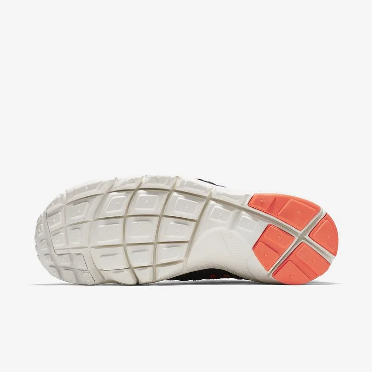 Krossovki-Nike-Air-Footscape-Woven-NM-Black-Total-Crimson-4