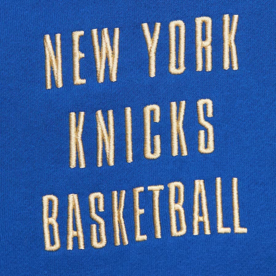 Mitchell-Ness-Royal-New-York-Knicks-Team-OG-2.0-Vintage-Logo-Fleece-Pullover-Hoodie-2