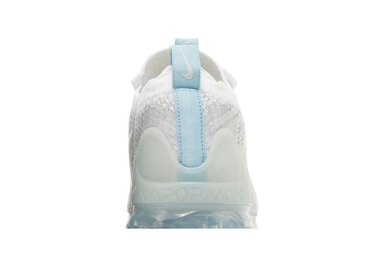 air-vapormax-2021-flyknit-gs-mismatched-swoosh-white-aura-db1550-102_06