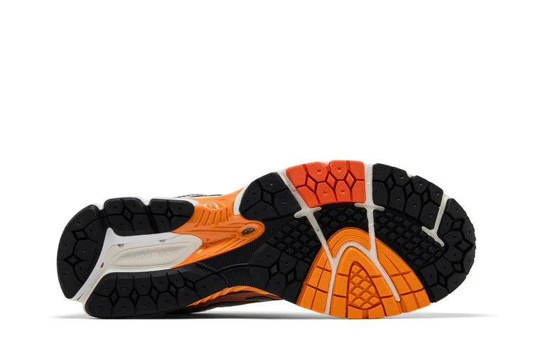 Krossovki-Aime-Leon-Dore-x-New-Balance-860v2-White-Orange-3