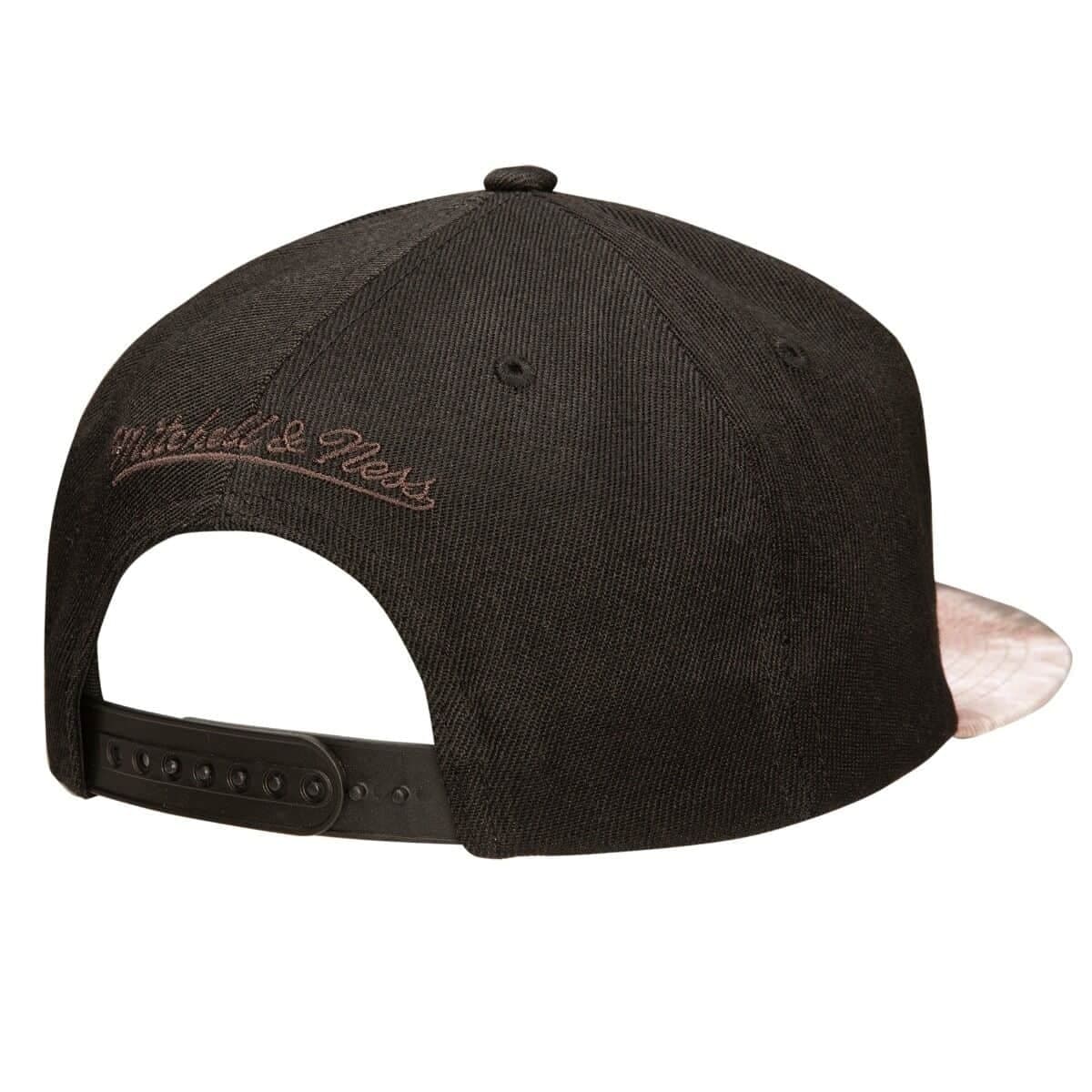 Mitchell-Ness-Blitzed-Snapback-HWC-Miami-Heat-Hat-1