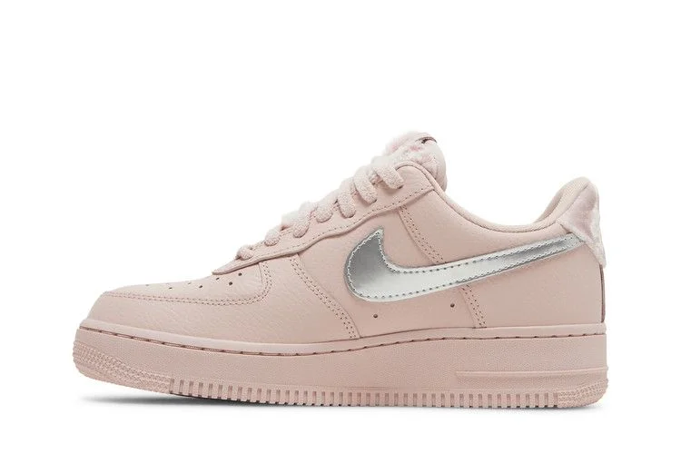Кроссовки Nike Wmns Air Force 1 '07 'Faux Sherpa Fur'