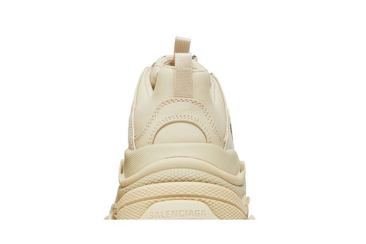 Кроссовки Balenciaga Wmns Triple S 'Beige'