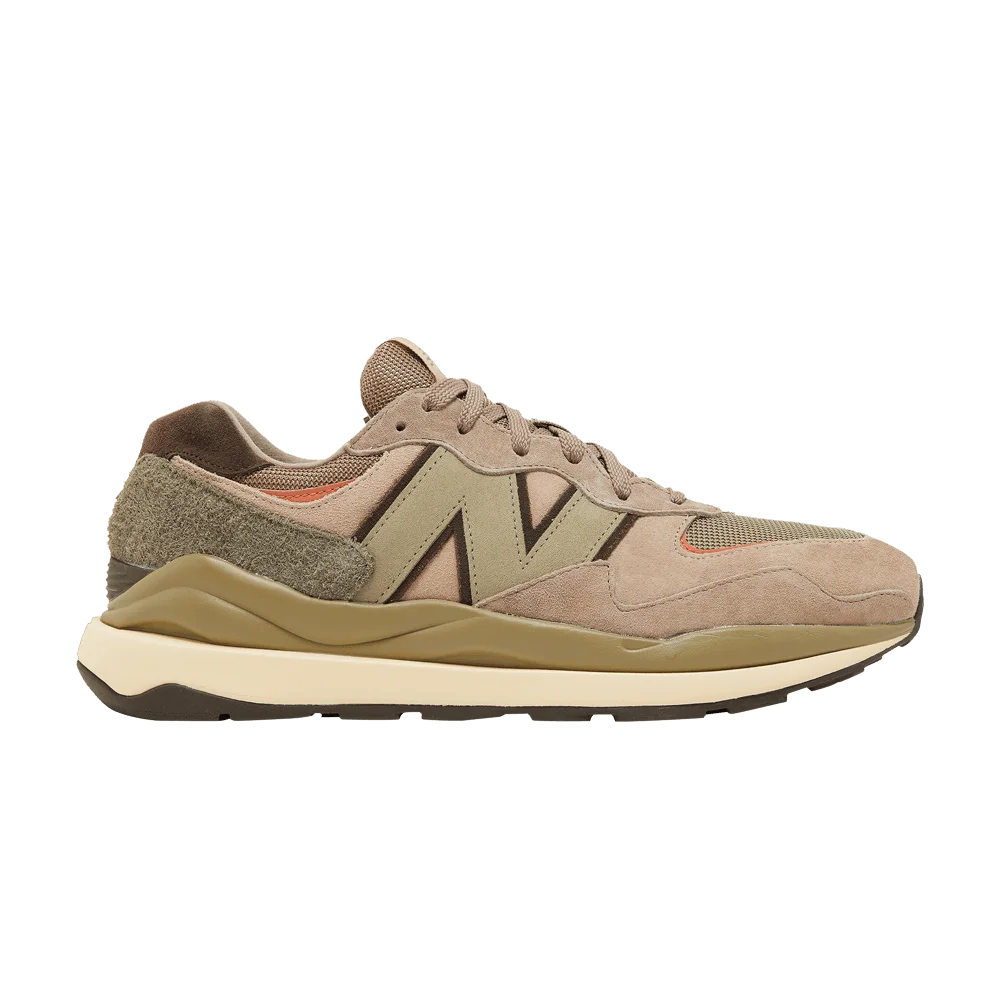 Krossovki-New-Balance-5740-Mushroom-Sweet-Caramel