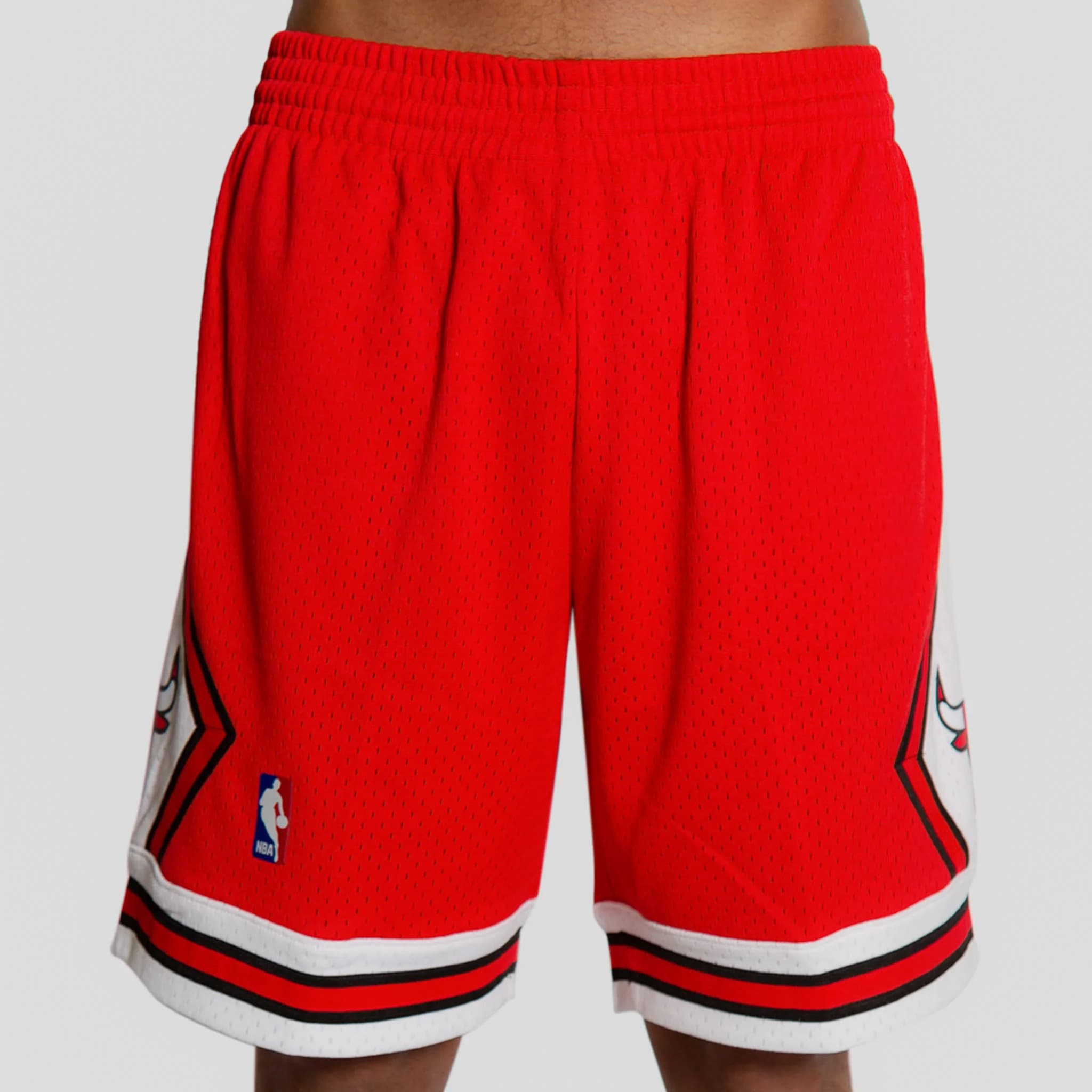 Спортивные шорты Mitchell & Ness Chicago Bulls 1997-98 Hardwood Classics Throwback Swingman NBA Shorts
