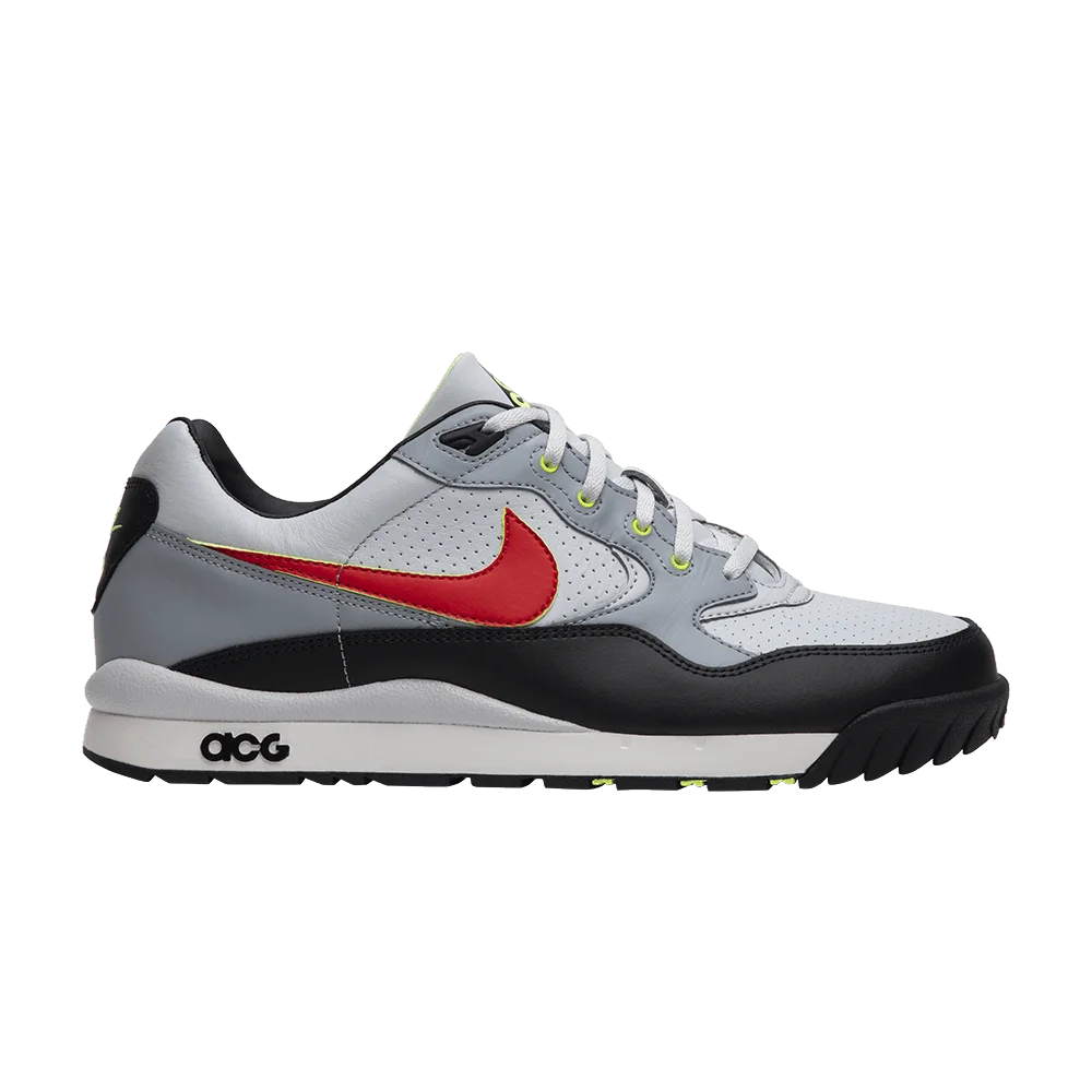 Krossovki-Nike-ACG-Wildwood-Platinum-Red