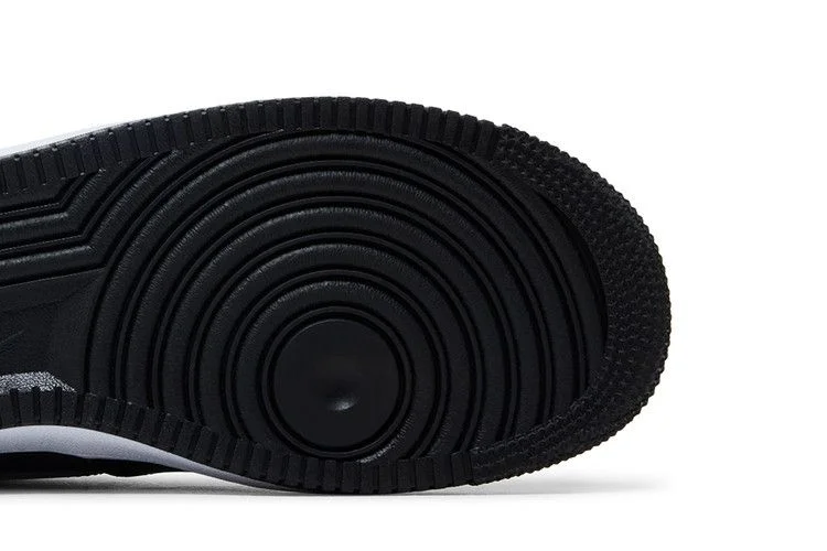 Кроссовки Nike Air Force 1 '07 Lv8 'Carbon Fiber Swoosh Black White'