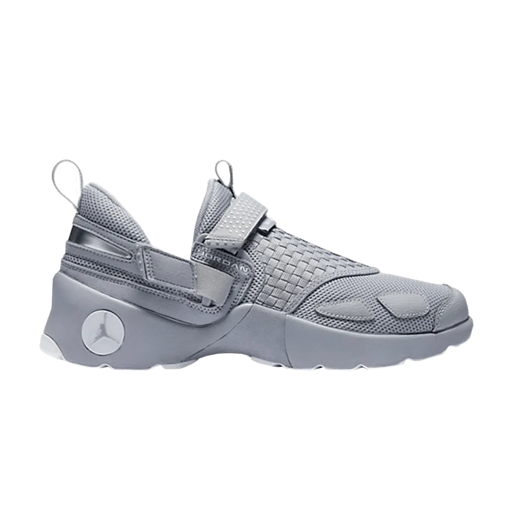 Krossovki-Air-Jordan-Trunner-LX-Wolf-Grey