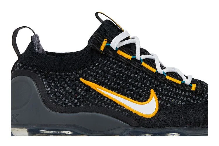 Кроссовки Nike Air VaporMax 2021 Flyknit 'Black University Gold'