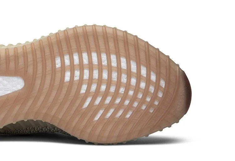 Krossovki-adidas-Yeezy-Boost-350-V2-Citrin-Reflective-4