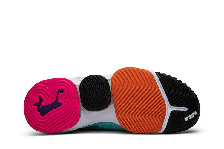 lebron-16-low-air-max-trainer-2-ci2668-301_03