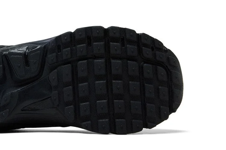 Кроссовки Nike Air Zoom Vomero 5 GS 'Triple Black'