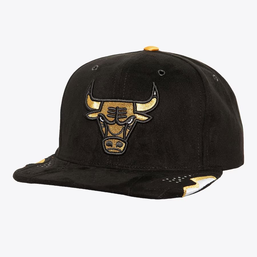 Mitchell-Ness-Black-Gold-Chicago-Bulls-Day-4-Snapback-Hat