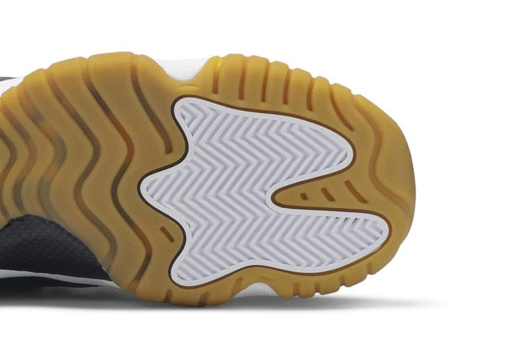 air-jordan-11-gs-retro-low-navy-gum-528896-405_04