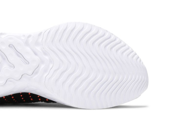 wmns-react-phantom-run-flyknit-2-black-bright-mango-dd9668-001_04