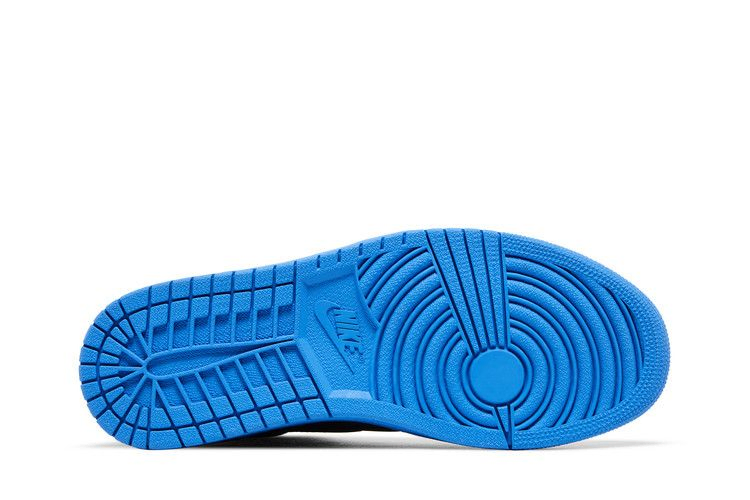air-jordan-1-retro-high-og-quai-54-friends-and-family-767119-xc_03