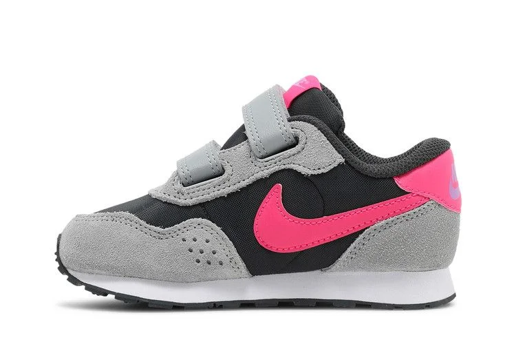 Krossovki-Nike-MD-Valiant-TD-Dark-Smoke-Grey-Fuchsia-Glow-2