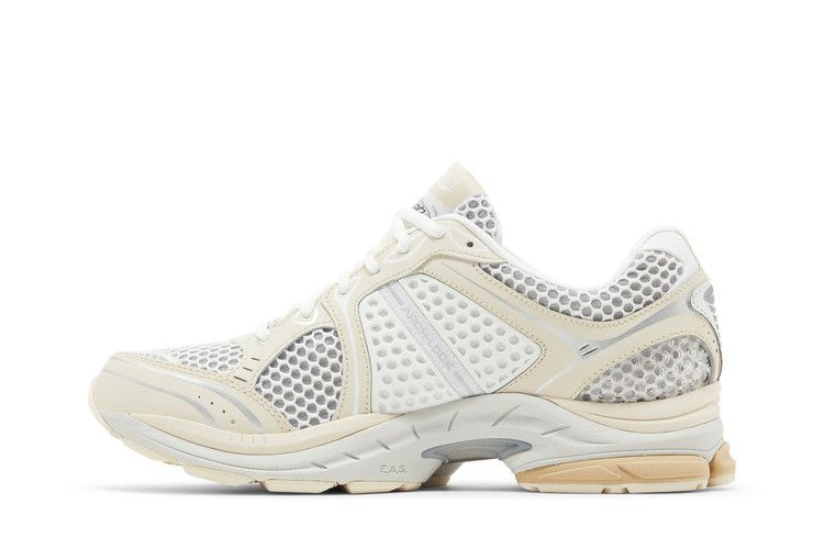 Кроссовки Highsnobiety x Saucony ProGrid Triumph 4 'Cream'