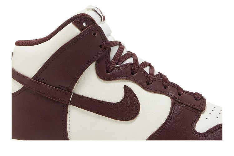 Кроссовки Nike Wmns Dunk High 'Burgundy Crush'
