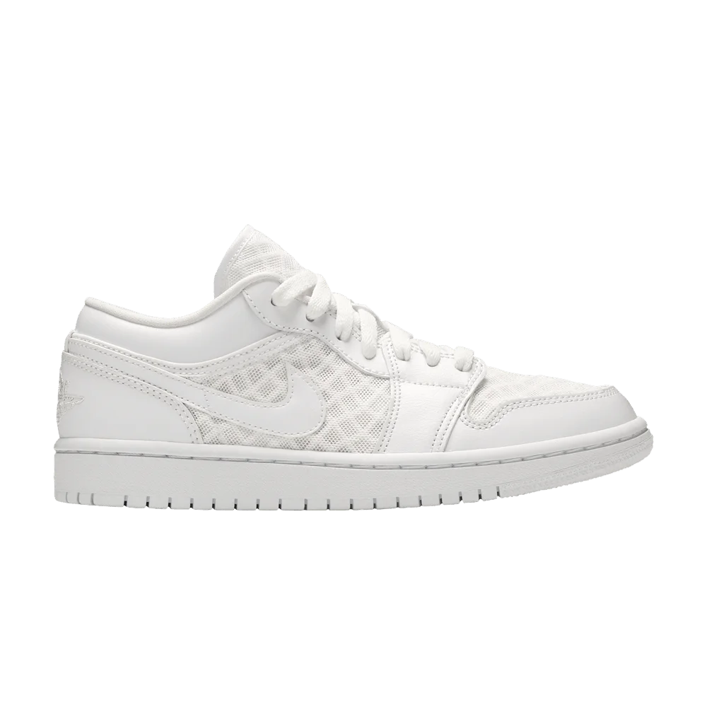 Krossovki-Wmns-Air-Jordan-1-Low-Breathe-Triple-White
