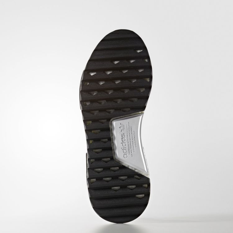 white-mountaineering-x-nmd_r1-trail-primeknit-core-black-cg3646_03