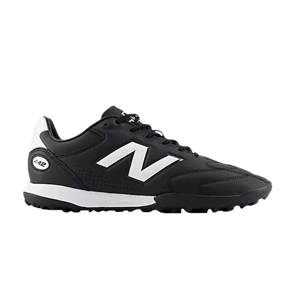 Krossovki-New-Balance-442-Pro-TF-V3-Black-White