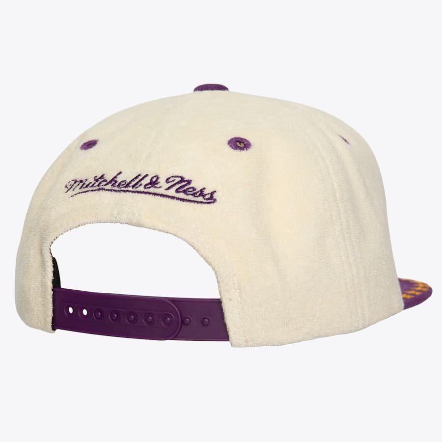 Бейсболка Mitchell & Ness White Los Angeles Lakers Day 4 Snapback Hat