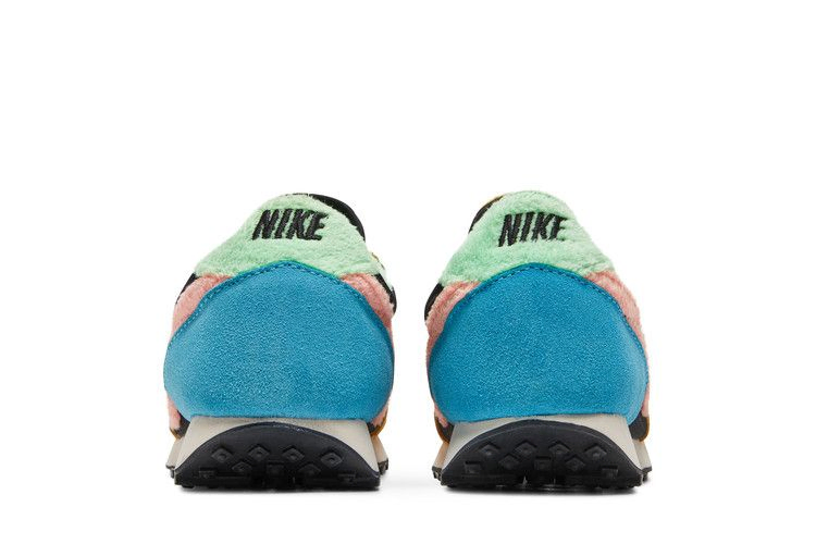 wmns-daybreak-fur-pack-guava-ice-atomic-pink-dc3275-064_05