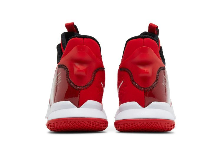 Кроссовки Nike LeBron Witness 5 'University Red'