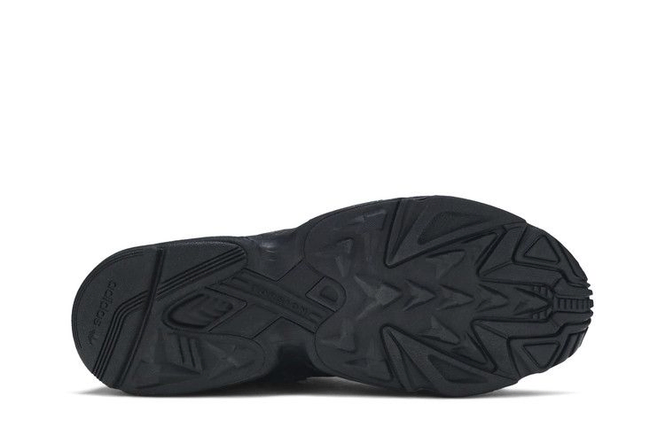 yung-96-chasm-black-carbon-ee7239_03