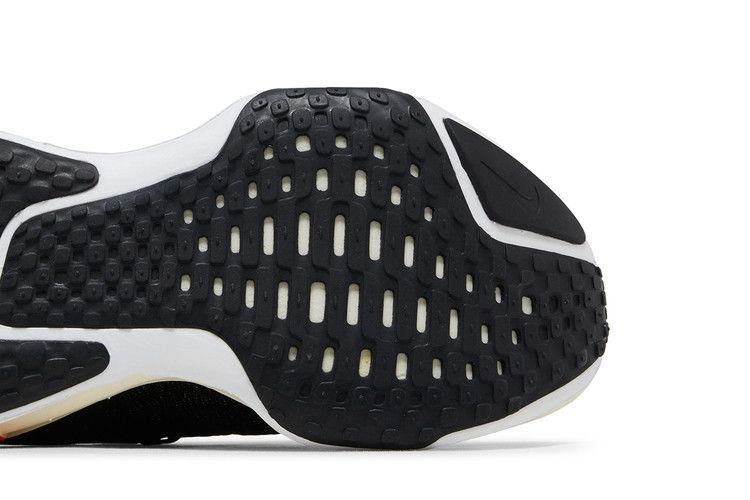 Кроссовки Nike ZoomX Invincible 3 Extra Wide 'Black White'