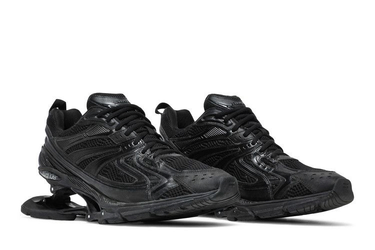 balenciaga-x-pander-sneaker-black-653871-w2ra2-1000_07