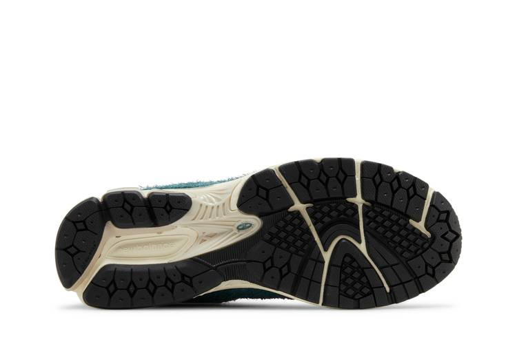 Кроссовки New Balance 2002R 'New Spruce Magnet'