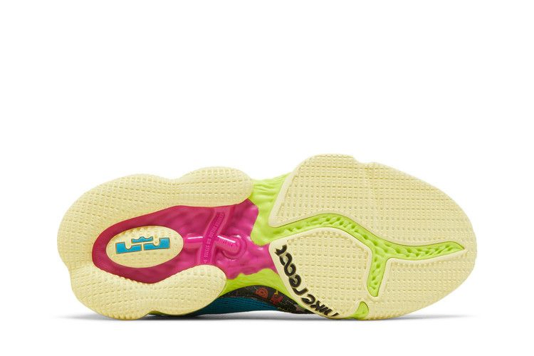 Кроссовки Nike LeBron 19 Low 'LeBronival'