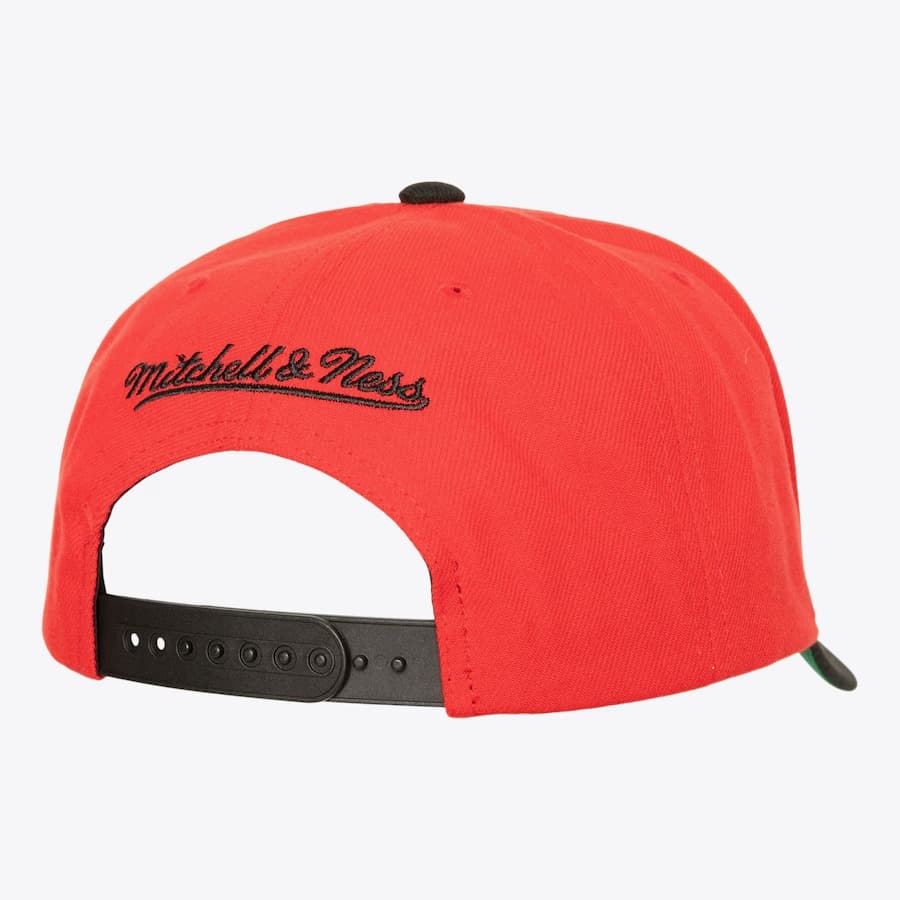 Mitchell-Ness-Red-Detroit-Red-Wings-Boom-Text-Pro-Vintage-Snapback-Hat-1