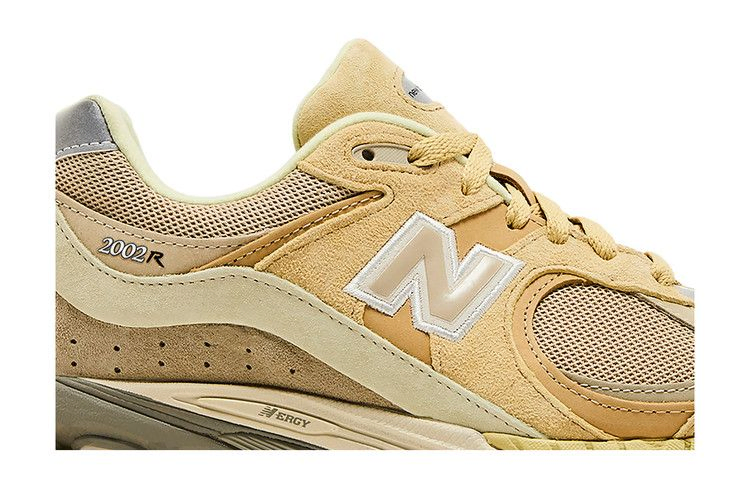 Кроссовки AURALEE x New Balance 2002R 'Sand'