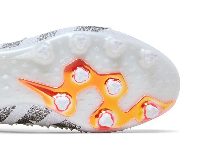 predator-freak-ag-demonskin-white-solar-red-fy8426_04