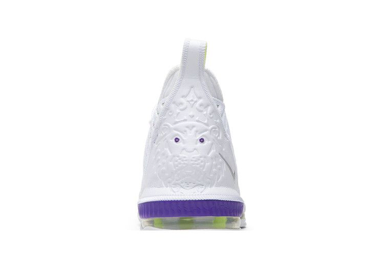 Кроссовки Nike LeBron 16 'Buzz Lightyear'