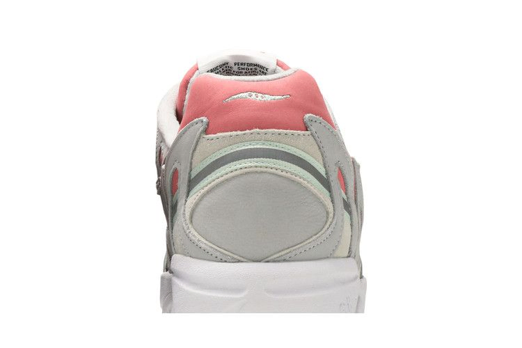 Кроссовки Saucony END. x Azura 2000 'The Brain'